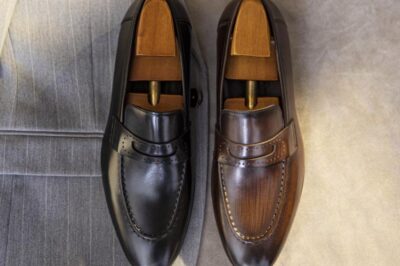 The Story of the Two Shoes