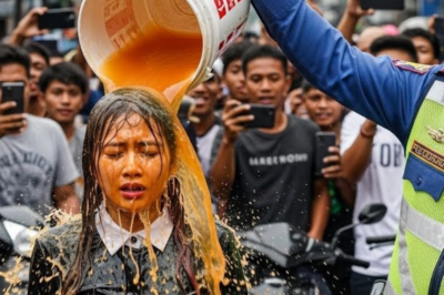 “Grabe! Pulis, Nagmalaki at Nag-insulto—Pero Nang Malaman Kung Sino ang Pinagtawanan Niya, Buhay Niya ang Tunay na Minalas!”